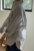Load image into Gallery viewer, LE BON SHOPPE STRIPED LIGHT WEIGHT OWEN SHIRT - DENIM STRIPE ON WHITE
