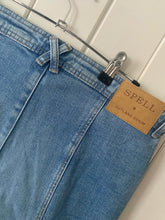 Load image into Gallery viewer, Outlander X Spell wide leg jeans