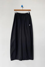 Load image into Gallery viewer, LE BON SHOPPE PARACHUTE PANTS - BLACK