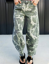 Load image into Gallery viewer, Camo Barrel Leg Jeans