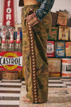 Load image into Gallery viewer, SABBI THE CANVAS HEART PANTS - CAMO