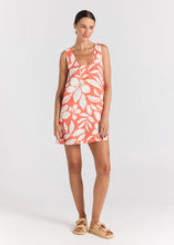 Load image into Gallery viewer, Poolside Paradiso - Mare 100% Linen U Shift Dress - Tangelo