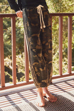 Load image into Gallery viewer, Camo Drawstring Pant