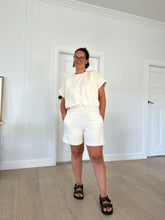 Load image into Gallery viewer, FLARED BASKETBALL SHORTS - Naturel