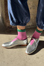 Load image into Gallery viewer, COLOR BLOCK GIRLFRIEND SOCKS - ROSE GREEN