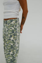 Load image into Gallery viewer, By Billie BAGGY JEAN - CAMO STAR