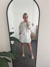 Load image into Gallery viewer, La Bohème Girls Clara Short Blossom Embroidery White