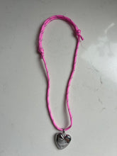 Load image into Gallery viewer, Le ParaHeart Necklace