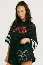 Load image into Gallery viewer, SABBI THE BIG ENERGY LACE TEE - BLACK