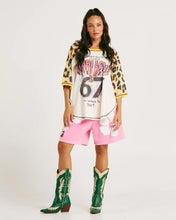 Load image into Gallery viewer, SABBI THE 67 RAGLAN TEE - LEOPARD