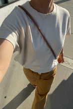 Load image into Gallery viewer, LE BON SHOPPE JEANNE TEE - Naturel