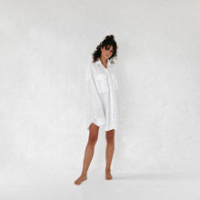 Load image into Gallery viewer, Linen shirt supersize with pockets white
