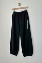Load image into Gallery viewer, FRENCH TERRY BALLOON PANTS - BLACK
