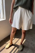 Load image into Gallery viewer, FLARED BASKETBALL SHORTS - Naturel