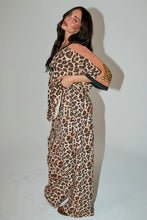 Load image into Gallery viewer, SABBI KING KINDNESS WIDE LEG SWEAT PANTS
