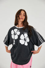 Load image into Gallery viewer, SABBI THE HIBISCUS TEE - WASHED BLACK
