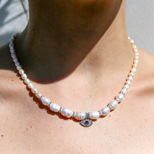 Load image into Gallery viewer, Silver Eye Pearl
