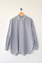 Load image into Gallery viewer, LE BON SHOPPE STRIPED LIGHT WEIGHT OWEN SHIRT - DENIM STRIPE ON WHITE
