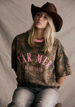 Load image into Gallery viewer, FAR MER. By Whitney HUNT CLUB TEE
