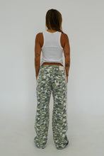 Load image into Gallery viewer, By Billie BAGGY JEAN - CAMO STAR
