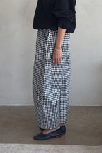 Load image into Gallery viewer, LE BON SHOPPE - ARC PANTS NAVY GINGHAM
