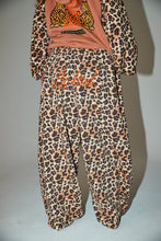 Load image into Gallery viewer, SABBI KING KINDNESS WIDE LEG SWEAT PANTS
