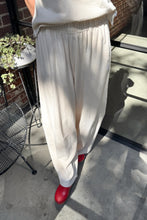 Load image into Gallery viewer, LE BON SHOPPE BARE PANTS - NATUREL
