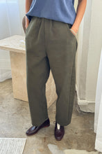 Load image into Gallery viewer, LE BON SHOPPE - ARC PANTS OLIVE
