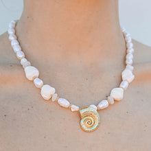 Load image into Gallery viewer, Sea Shell Necklace
