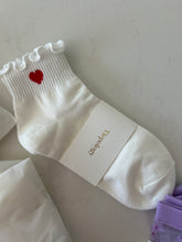 Load image into Gallery viewer, Heart Socks - White
