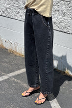 Load image into Gallery viewer, LE BON SHOPPE - ARC PANTS BLACK DENIM
