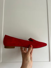 Load image into Gallery viewer, Millwoods POPLAR POINTED FLAT - RED SUEDE

