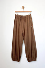 Load image into Gallery viewer, LE BON SHOPPE BALLOON PANTS - MUD
