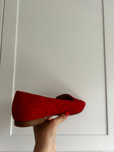 Load image into Gallery viewer, Millwoods POPLAR POINTED FLAT - RED SUEDE
