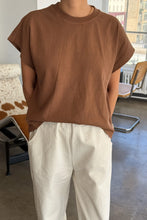 Load image into Gallery viewer, LE BON SHOPPE JEANNE TEE - MUD
