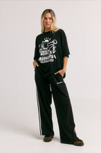 Load image into Gallery viewer, SABBI THE VERY OVERSIZED MARGIE TEE - BLACK
