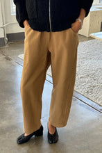 Load image into Gallery viewer, LE BON SHOPPE - ARC PANTS TOBACCO
