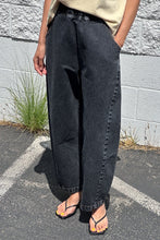 Load image into Gallery viewer, LE BON SHOPPE - ARC PANTS BLACK DENIM
