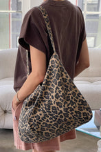Load image into Gallery viewer, LE BON SHOPPE HAPPY CARRY BAG - LEOPARD
