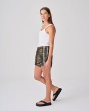 Load image into Gallery viewer, RACER SHORT - CAMO
