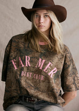 Load image into Gallery viewer, FAR MER. By Whitney HUNT CLUB TEE

