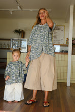 Load image into Gallery viewer, By Billie OVERSIZED TEE - CAMO STAR
