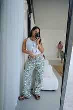Load image into Gallery viewer, By Billie BAGGY JEAN - CAMO STAR
