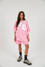 Load image into Gallery viewer, SABBI THE HIBISCUS TEE - PINK
