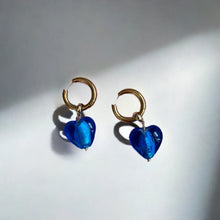 Load image into Gallery viewer, ALLEE GLASS HEART HOOPS // BLUE

