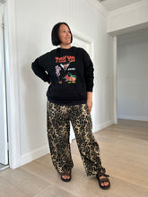 Load image into Gallery viewer, Washed Leopard Printed Barrel Jean
