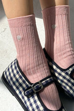 Load image into Gallery viewer, EMBROIDERED HER SOCK (MC COTTON) - PINK SODA + SILVER SEASHELL
