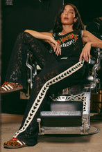 Load image into Gallery viewer, SABBI RAVING HEART LACE PANT - BLACK
