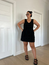 Load image into Gallery viewer, Mai Tai V Tunic Dress - Black
