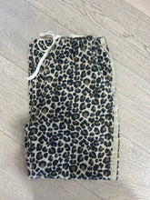 Load image into Gallery viewer, Leopard Racer Pants
